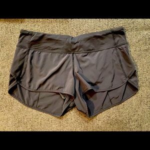 Lulu speed up short, 2.5” inseam